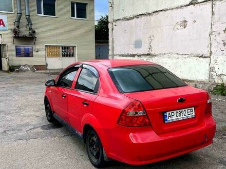 Красный Шевроле Авео, объемом двигателя 1.5 л и пробегом 530 тыс. км за 2100 $, фото 1 на Automoto.ua