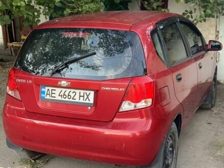 Красный Шевроле Авео, объемом двигателя 1.5 л и пробегом 280 тыс. км за 1900 $, фото 1 на Automoto.ua