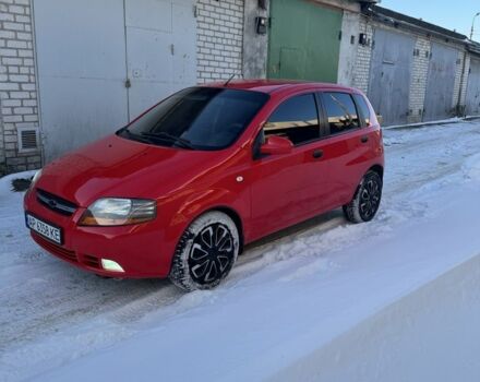 Красный Шевроле Авео, объемом двигателя 1.5 л и пробегом 195 тыс. км за 3350 $, фото 1 на Automoto.ua