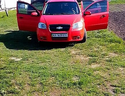 Красный Шевроле Авео, объемом двигателя 1.5 л и пробегом 180 тыс. км за 2000 $, фото 1 на Automoto.ua