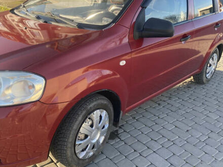 Красный Шевроле Авео, объемом двигателя 1.5 л и пробегом 350 тыс. км за 2899 $, фото 1 на Automoto.ua