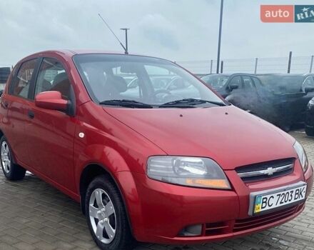 Красный Шевроле Авео, объемом двигателя 1.5 л и пробегом 172 тыс. км за 5300 $, фото 1 на Automoto.ua
