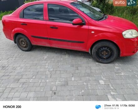 Красный Шевроле Авео, объемом двигателя 1.5 л и пробегом 259 тыс. км за 3000 $, фото 1 на Automoto.ua
