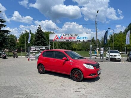 Шевроле Авео 2008 в Кривом Роге на Automoto.ua Красный Шевроле Авео, объемом двигателя 1.2 л и пробегом 220 тыс. км за 4000 $, фото 1 на Automoto.ua