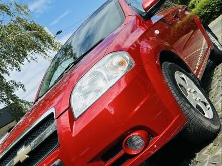 Шевроле Авео 2009 в Кривом Роге на Automoto.ua Красный Шевроле Авео, объемом двигателя 1.5 л и пробегом 82 тыс. км за 5450 $, фото 1 на Automoto.ua
