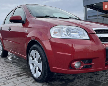Красный Шевроле Авео, объемом двигателя 1.5 л и пробегом 42 тыс. км за 6100 $, фото 1 на Automoto.ua