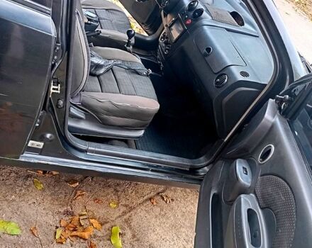 Шевроле Авео, объемом двигателя 1.5 л и пробегом 280 тыс. км за 2000 $, фото 1 на Automoto.ua