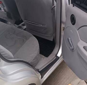 Шевроле Авео, об'ємом двигуна 1.5 л та пробігом 270 тис. км за 2500 $, фото 2 на Automoto.ua