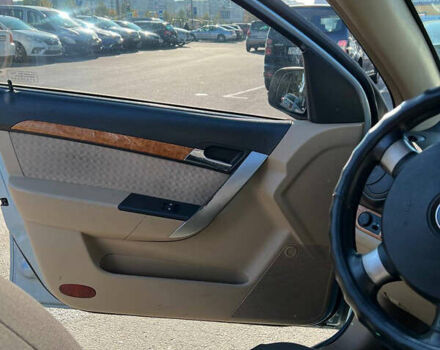 Шевроле Авео, об'ємом двигуна 1.6 л та пробігом 147 тис. км за 3900 $, фото 4 на Automoto.ua