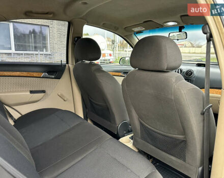 Шевроле Авео, об'ємом двигуна 1.6 л та пробігом 199 тис. км за 3699 $, фото 16 на Automoto.ua