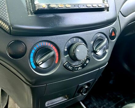 Шевроле Авео, об'ємом двигуна 1.5 л та пробігом 150 тис. км за 5000 $, фото 8 на Automoto.ua