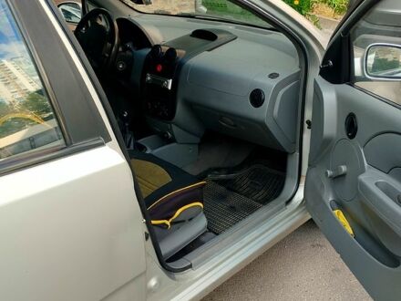 Шевроле Авео, объемом двигателя 1.5 л и пробегом 200 тыс. км за 3500 $, фото 1 на Automoto.ua