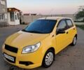 Желтый Шевроле Авео, объемом двигателя 1.2 л и пробегом 230 тыс. км за 3150 $, фото 1 на Automoto.ua
