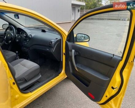 Желтый Шевроле Авео, объемом двигателя 1.2 л и пробегом 188 тыс. км за 3950 $, фото 10 на Automoto.ua
