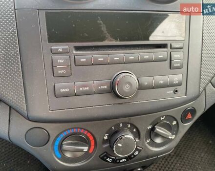 Желтый Шевроле Авео, объемом двигателя 1.2 л и пробегом 188 тыс. км за 3950 $, фото 41 на Automoto.ua