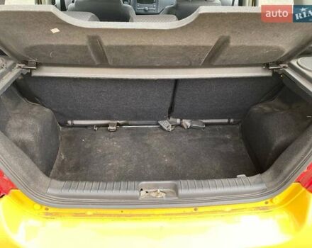 Желтый Шевроле Авео, объемом двигателя 1.2 л и пробегом 188 тыс. км за 3950 $, фото 11 на Automoto.ua