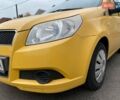 Желтый Шевроле Авео, объемом двигателя 1.2 л и пробегом 188 тыс. км за 3950 $, фото 4 на Automoto.ua