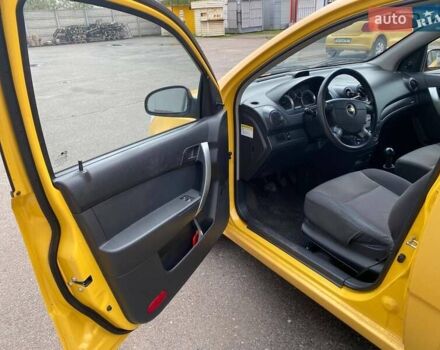 Желтый Шевроле Авео, объемом двигателя 1.2 л и пробегом 188 тыс. км за 3950 $, фото 26 на Automoto.ua