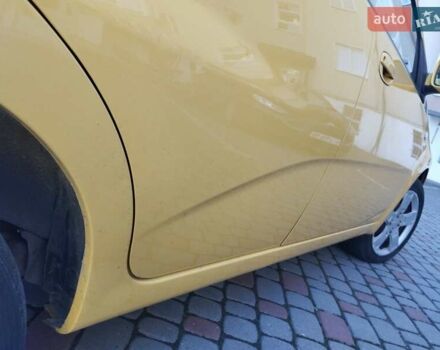 Желтый Шевроле Авео, объемом двигателя 1.21 л и пробегом 145 тыс. км за 4250 $, фото 1 на Automoto.ua