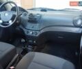 Желтый Шевроле Авео, объемом двигателя 1.21 л и пробегом 145 тыс. км за 4250 $, фото 25 на Automoto.ua