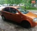Желтый Шевроле Авео, объемом двигателя 1.5 л и пробегом 238 тыс. км за 2000 $, фото 1 на Automoto.ua