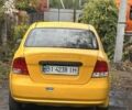 Желтый Шевроле Авео, объемом двигателя 1.5 л и пробегом 450 тыс. км за 1764 $, фото 2 на Automoto.ua