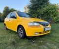 Жовтий Шевроле Авео, об'ємом двигуна 1.5 л та пробігом 320 тис. км за 3000 $, фото 1 на Automoto.ua