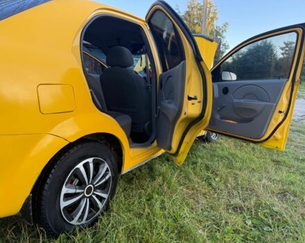 Жовтий Шевроле Авео, об'ємом двигуна 1.5 л та пробігом 320 тис. км за 3000 $, фото 5 на Automoto.ua
