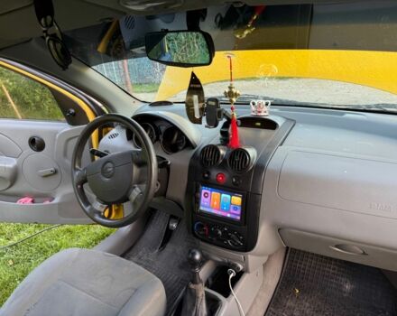 Жовтий Шевроле Авео, об'ємом двигуна 1.5 л та пробігом 320 тис. км за 3000 $, фото 4 на Automoto.ua