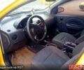 Желтый Шевроле Авео, объемом двигателя 1.5 л и пробегом 270 тыс. км за 2800 $, фото 5 на Automoto.ua