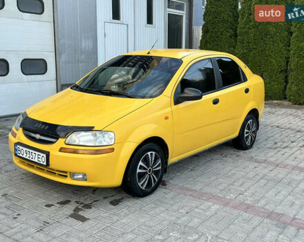 Желтый Шевроле Авео, объемом двигателя 1.5 л и пробегом 300 тыс. км за 1990 $, фото 12 на Automoto.ua