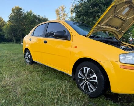 Жовтий Шевроле Авео, об'ємом двигуна 1.5 л та пробігом 320 тис. км за 3000 $, фото 2 на Automoto.ua