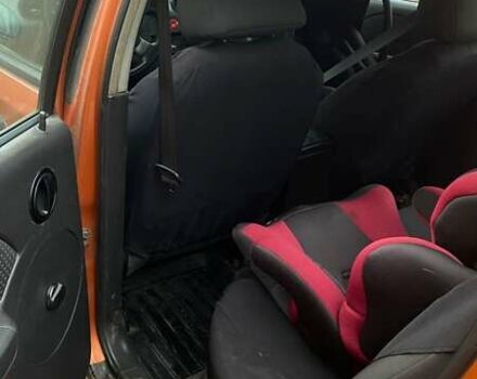 Желтый Шевроле Авео, объемом двигателя 1.5 л и пробегом 584 тыс. км за 2150 $, фото 2 на Automoto.ua