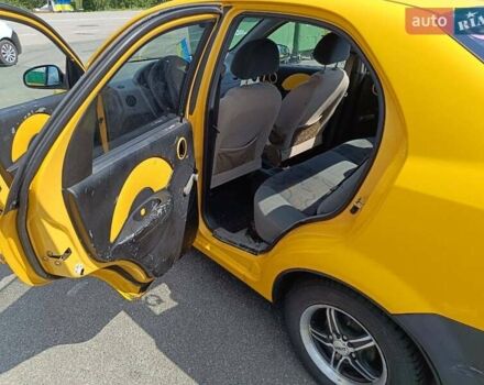 Жовтий Шевроле Авео, об'ємом двигуна 1.5 л та пробігом 200 тис. км за 1700 $, фото 5 на Automoto.ua