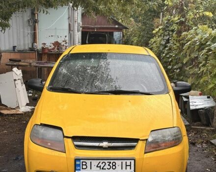 Желтый Шевроле Авео, объемом двигателя 1.5 л и пробегом 450 тыс. км за 1764 $, фото 1 на Automoto.ua