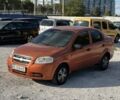 Желтый Шевроле Авео, объемом двигателя 1.2 л и пробегом 262 тыс. км за 1899 $, фото 1 на Automoto.ua