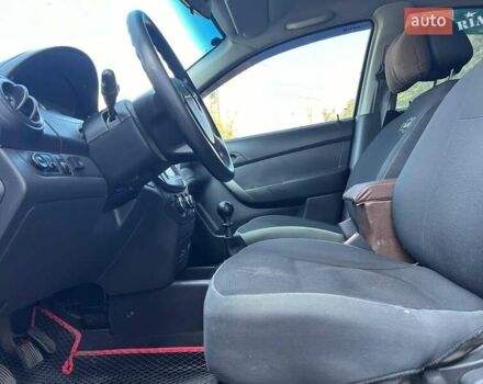 Желтый Шевроле Авео, объемом двигателя 1.5 л и пробегом 118 тыс. км за 4100 $, фото 18 на Automoto.ua