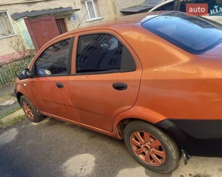 Желтый Шевроле Авео, объемом двигателя 1.5 л и пробегом 300 тыс. км за 3000 $, фото 6 на Automoto.ua