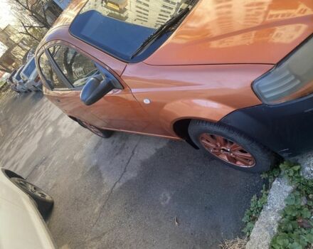 Желтый Шевроле Авео, объемом двигателя 1.5 л и пробегом 300 тыс. км за 3000 $, фото 2 на Automoto.ua