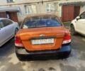 Желтый Шевроле Авео, объемом двигателя 1.5 л и пробегом 300 тыс. км за 3000 $, фото 1 на Automoto.ua