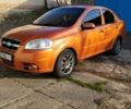 Желтый Шевроле Авео, объемом двигателя 1.5 л и пробегом 315 тыс. км за 3900 $, фото 1 на Automoto.ua