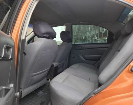 Жовтий Шевроле Авео, об'ємом двигуна 1.5 л та пробігом 200 тис. км за 3700 $, фото 7 на Automoto.ua