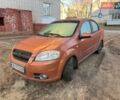 Желтый Шевроле Авео, объемом двигателя 1.6 л и пробегом 242 тыс. км за 2550 $, фото 1 на Automoto.ua