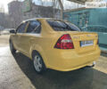 Желтый Шевроле Авео, объемом двигателя 1.4 л и пробегом 170 тыс. км за 4800 $, фото 3 на Automoto.ua