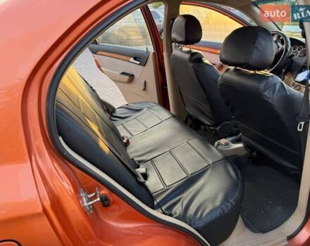 Желтый Шевроле Авео, объемом двигателя 1.6 л и пробегом 253 тыс. км за 4300 $, фото 9 на Automoto.ua