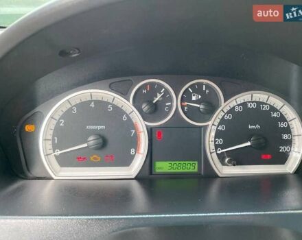 Желтый Шевроле Авео, объемом двигателя 1.6 л и пробегом 308 тыс. км за 2950 $, фото 33 на Automoto.ua