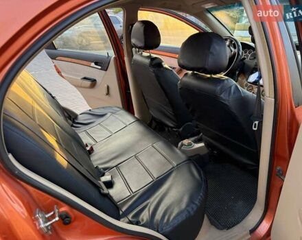 Желтый Шевроле Авео, объемом двигателя 1.6 л и пробегом 253 тыс. км за 4300 $, фото 12 на Automoto.ua