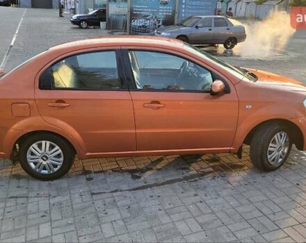 Желтый Шевроле Авео, объемом двигателя 1.6 л и пробегом 253 тыс. км за 4300 $, фото 4 на Automoto.ua