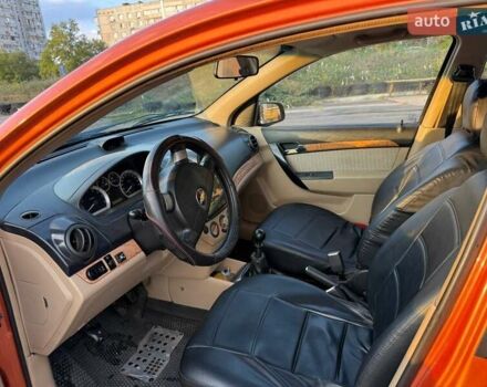 Желтый Шевроле Авео, объемом двигателя 1.6 л и пробегом 253 тыс. км за 4300 $, фото 15 на Automoto.ua