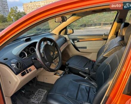 Желтый Шевроле Авео, объемом двигателя 1.6 л и пробегом 253 тыс. км за 4300 $, фото 14 на Automoto.ua